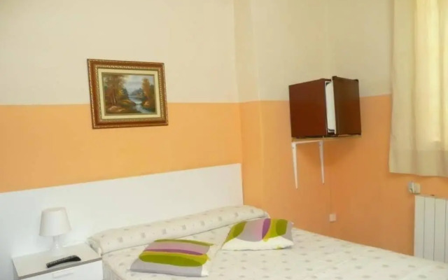 Hostal Loyola - Hostel