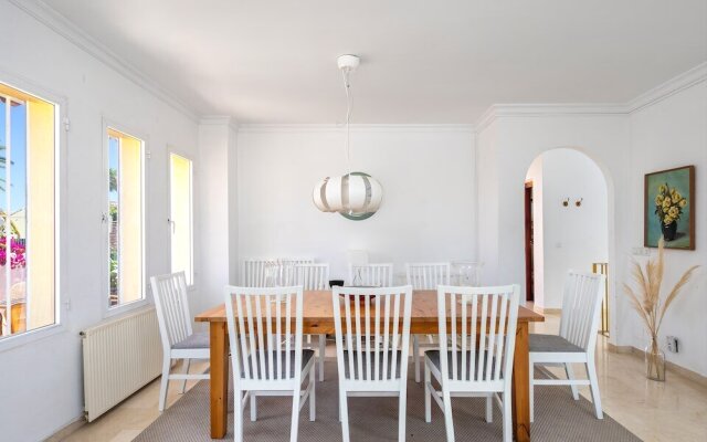Private Villa in Cerros del Aguila Ref 86