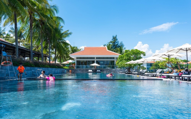 Golf BRG and Lake view villa by EB