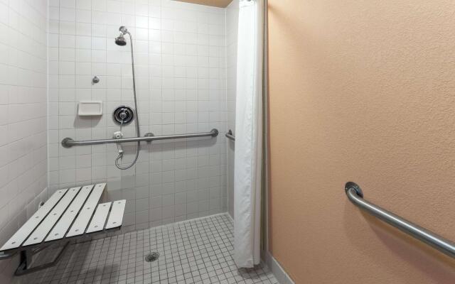 Super 8 By Wyndham Strongsville/Cleveland