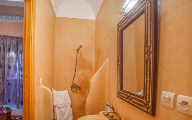 "room in Guest Room - Riad Lakouas-benjoin Room"