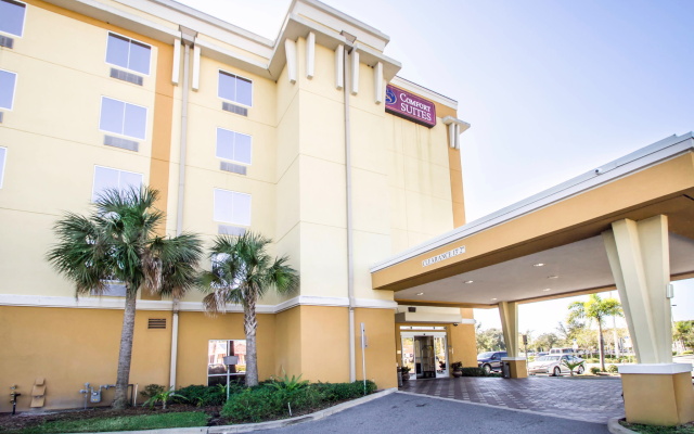 Comfort Suites Orlando Airport