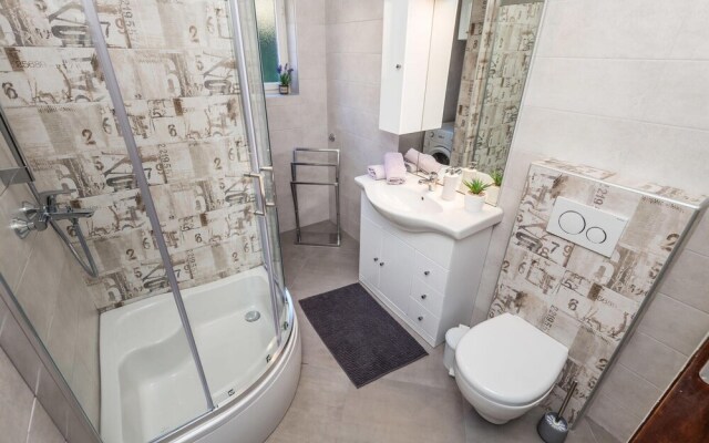 Nice Home in Matulji With Wifi and 2 Bedrooms