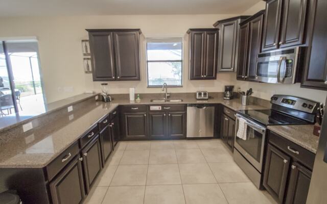 Champions Gate 9027 B