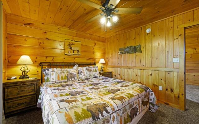 A Wolf's Den Gatlinburg