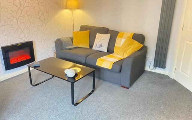 Paisley Central Apartment #3
