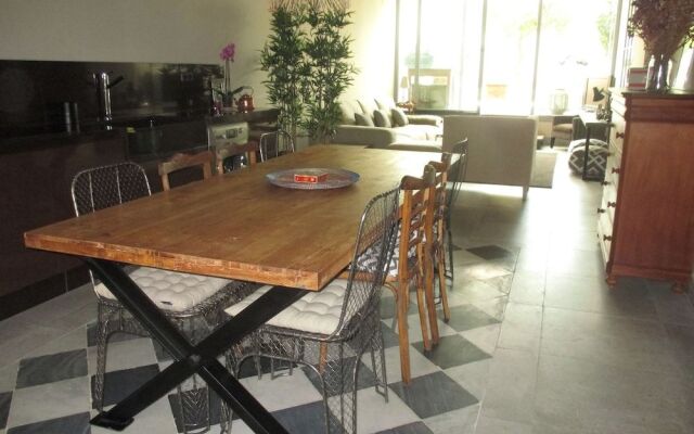 Apartamento Bizcocheros con piscina y jardin