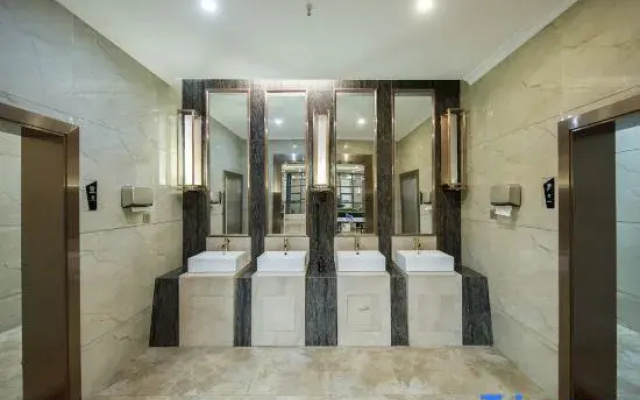 Yujingtan International Hot Spring Hotel