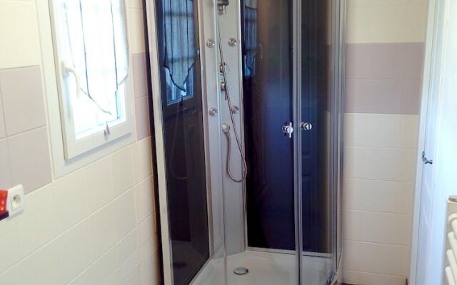 House With 2 Bedrooms in Épreville-en-lieuvin, With Enclosed Garden an