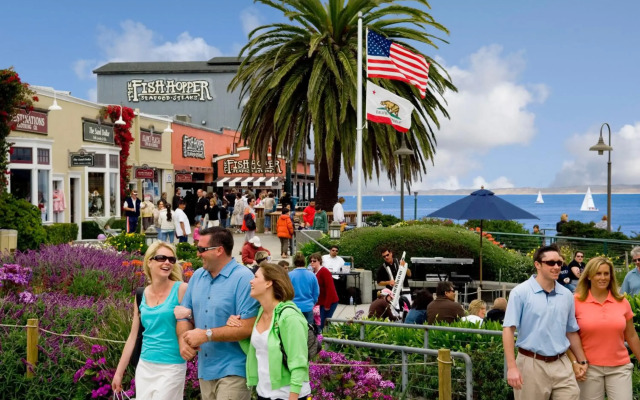 Monterey Bay Inn