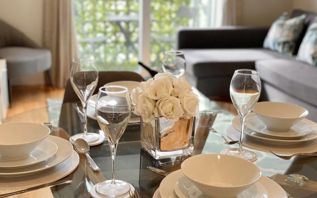The Wren Beautiful Apartment inc parking