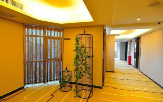 ENJOY HOTELS (Guangzhou Luoxi Metro Station)