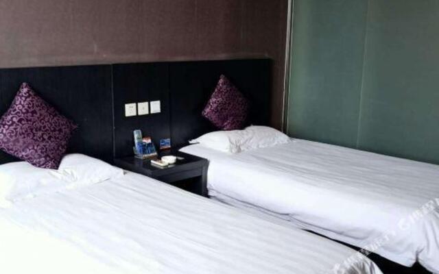 City 118 Chain Hotel