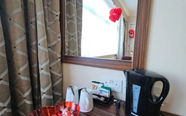 Palms Hotel & Retreat By Palette London Romford