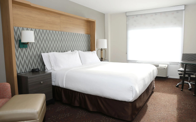 Holiday Inn Chicago O'Hare Area by IHG