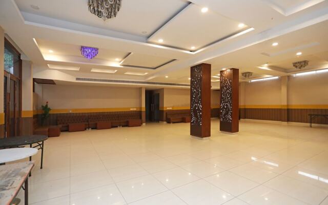 OYO 9532 Hotel Q-Cent