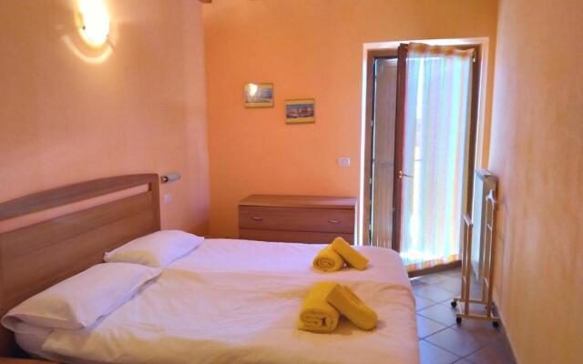 Ulivi Sul Garda Garden by Gardadomusmea