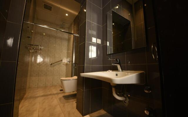 Golden Marina Resort