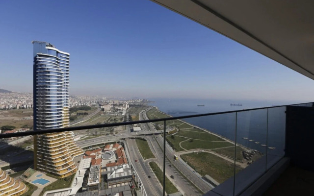 Amazing Residence Flat With Superb View in Kartal
