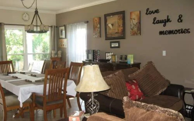 Viv's Front Porch B&B