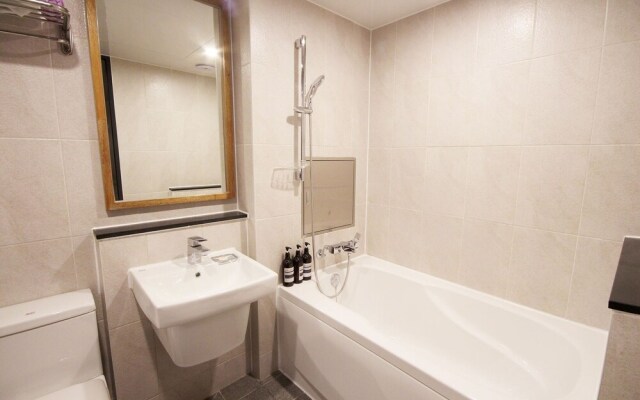 Louis Hotel Busan Beomildong