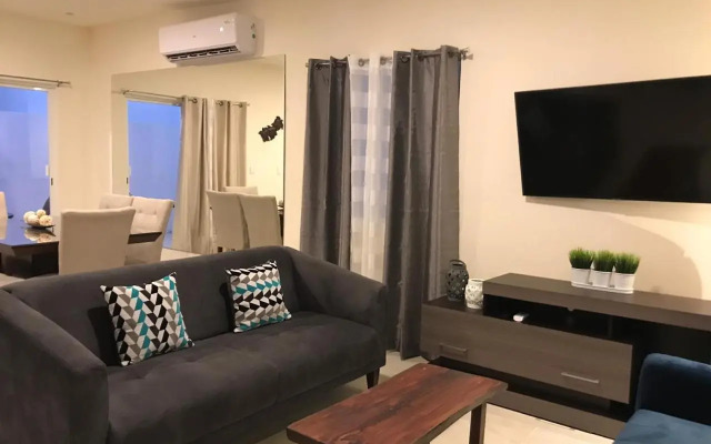 Beautiful 3 BR/3.5 bath Home@Selvanova