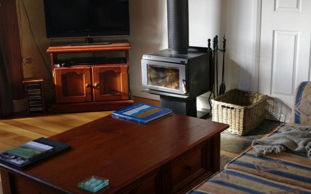 Art of Linden Gate Cottages – Guest Rooms – Melbourne