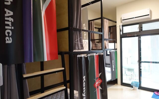 World Inn - Hostel