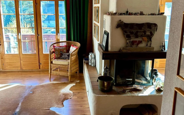 Cozy spacious Flat right in the village