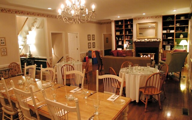 Garden Inn Bed & Breakfast at Bee Rock