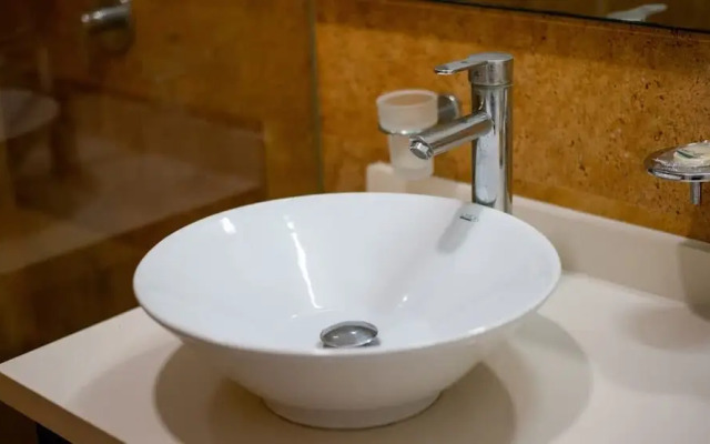 Luminous 1 Br. Steps Away From the Beach