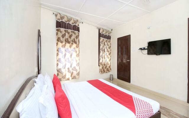 OYO 11595 Hotel Roxy