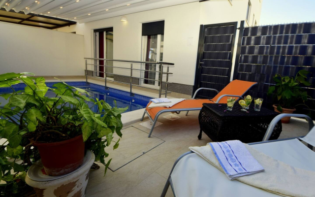 Apartment MeMi - great location, modern & parking: A1 Marin Trogir, Riviera Trogir