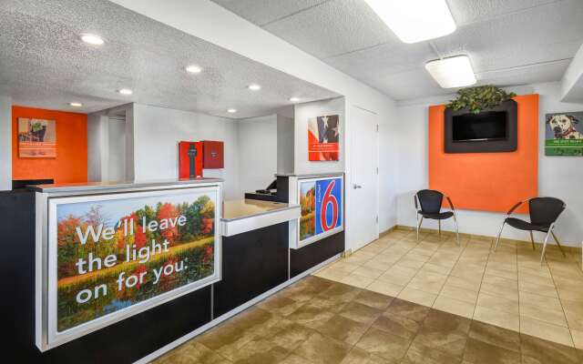 Motel 6 Memphis, TN - Downtown