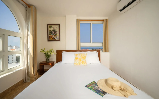 Titan Hotel