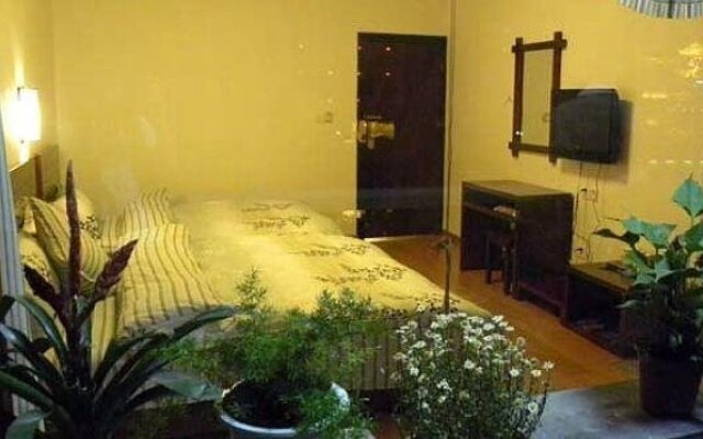 Fenghuang Border International Youth Hostel