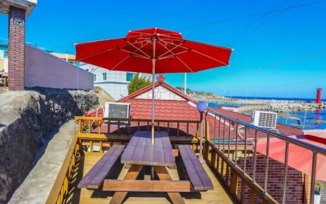 Pohang Sagyejeol Guryongpo Pension