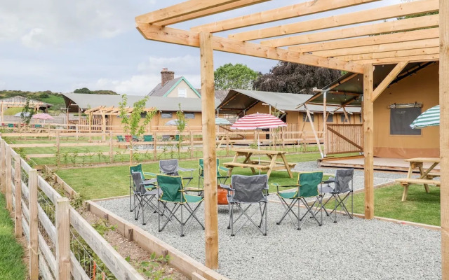 Tilly Bob Lodge