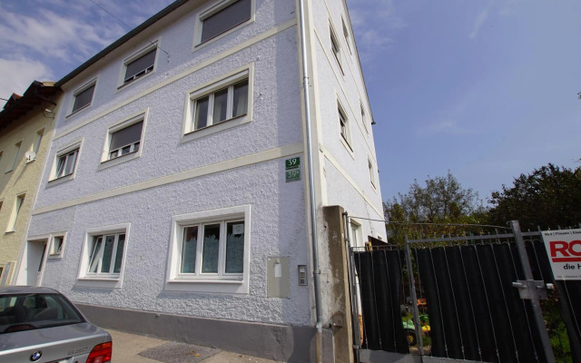 Andreas' Dachwohnung mit Terrasse