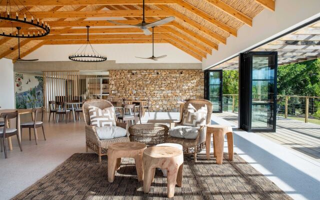 Crags Country Lodge