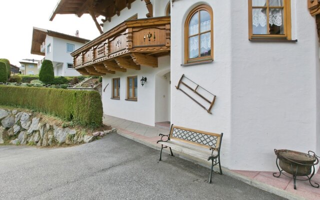 Spacious Apartment In Wenns Near Ski Area