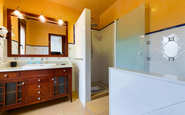 Candado 4 Bed House