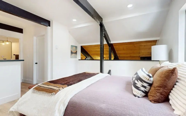 Bigwood #96 2 Bedroom Condo by RedAwning