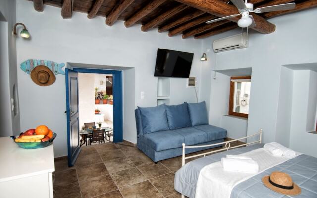 Gavrion's Nest  - Premium Cycladic Studio