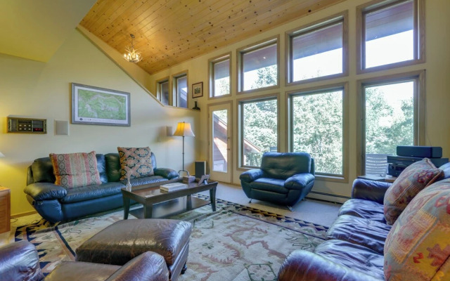 Vail 'treehouse' + Hot Tub, Sauna & Mtn Views