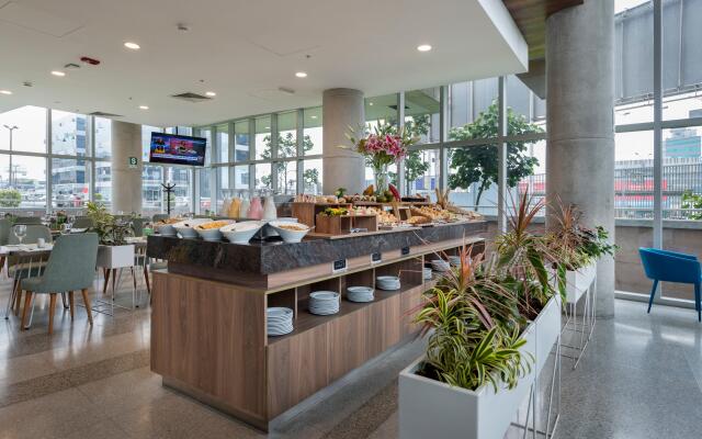 Holiday Inn Lima Airport by IHG
