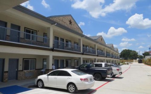 Americas Inn and Suites IAH North