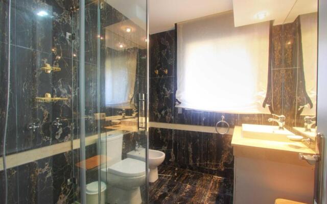 1077 beach villa el paraiso