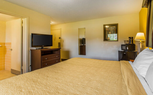 QUALITY INN &amp; SUITES