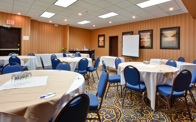 Holiday Inn Express Airport-Calgary by IHG